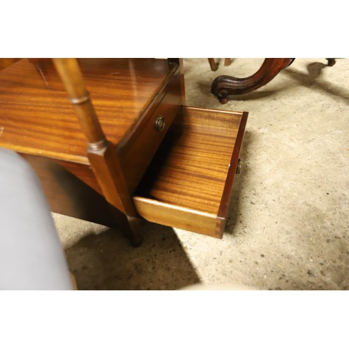 676 - Reproduction leather top side table with shelf & drawers