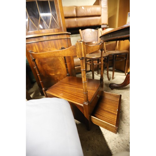 676 - Reproduction leather top side table with shelf & drawers