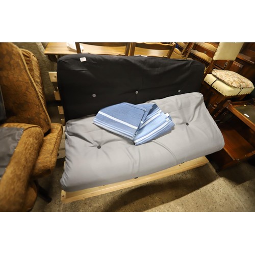 674 - Futon sofa bed