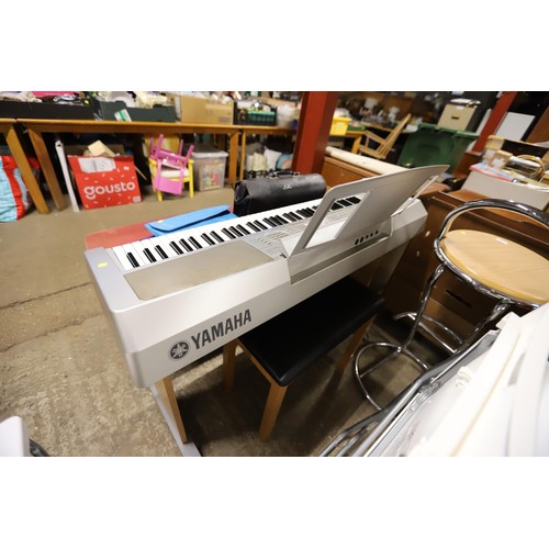 671 - Yamaha portable grand keyboard with stand, power pack & stand - FAILED, damaged lead