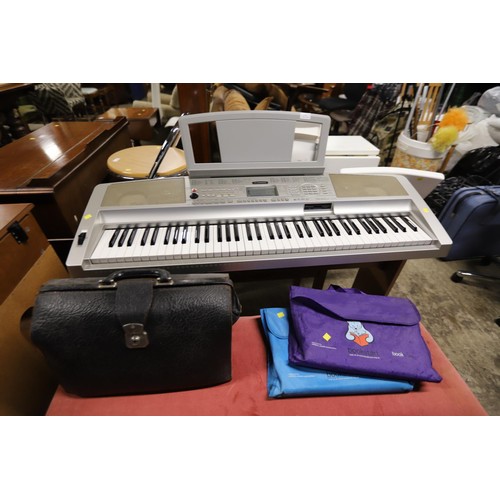 671 - Yamaha portable grand keyboard with stand, power pack & stand - FAILED, damaged lead