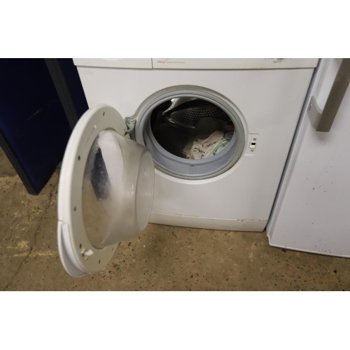 88 - Bosch washing machine - warranted until 12 noon Tuesday following the above sale