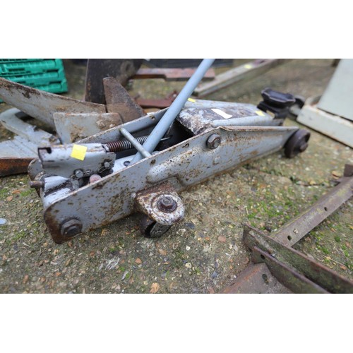 60 - Large trolley jack with handle