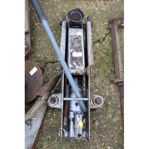 60 - Large trolley jack with handle