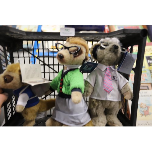 582 - 3 meerkats