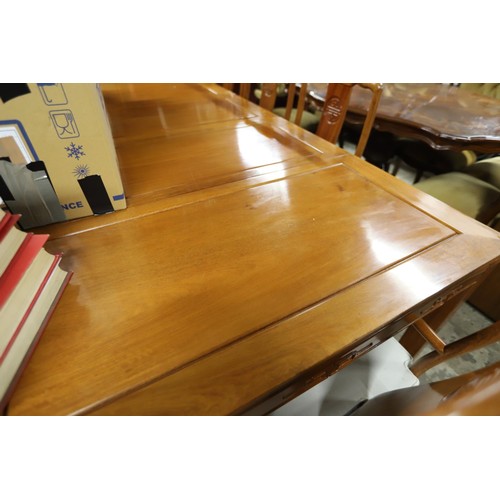 586 - Oriental hardwood dinning table & 8 chairs