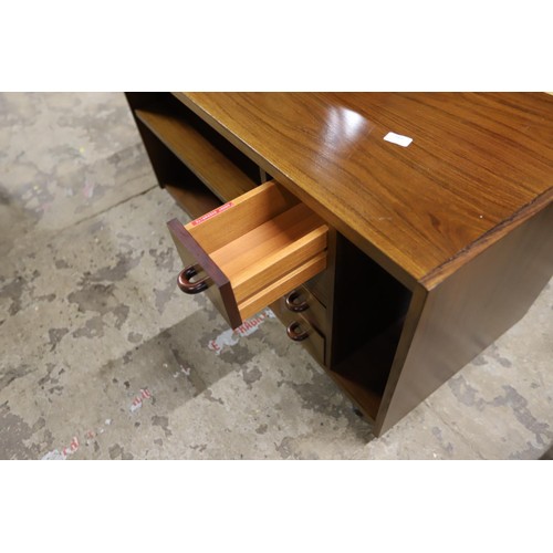 589 - Modern tv stand