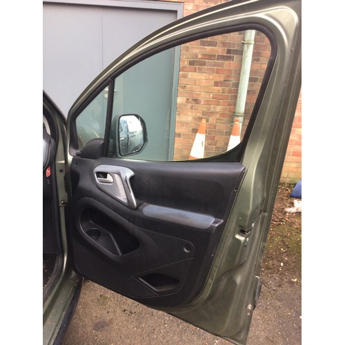 1 - Citroën berlingo reg:AO11FJN - Mot until 24 October 2025 - need new battery