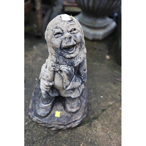 48 - Gnome statue (garden)