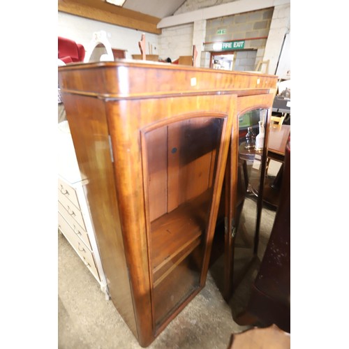 90 - Glazed mahogany bookcase AF