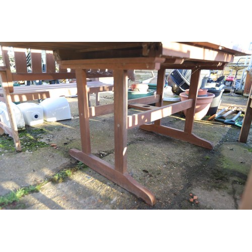 42 - Large extending garden table