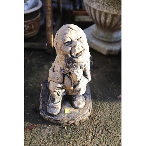 48 - Gnome statue (garden)