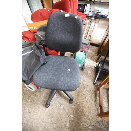 53 - Office chair