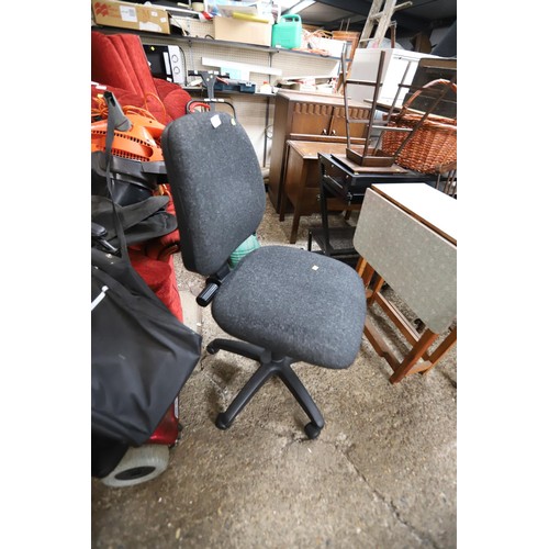 53 - Office chair