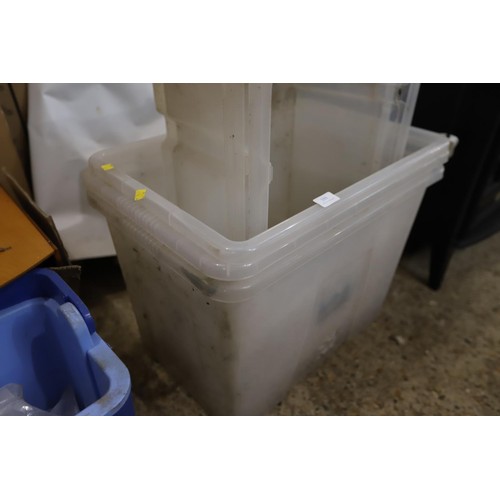 101 - 5 plastic storage boxes