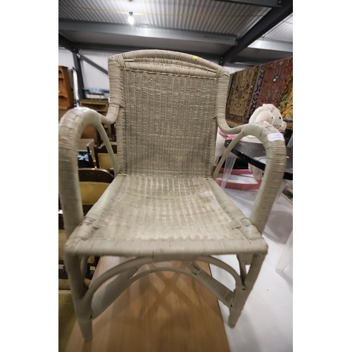 140 - Wicker style chair