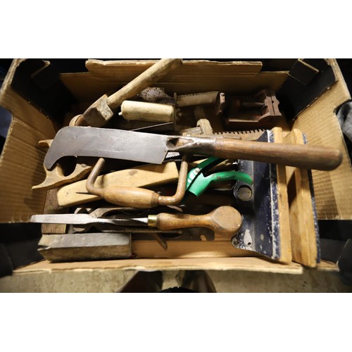 185 - Box of assorted tools, incl 2 vices & a bill hook