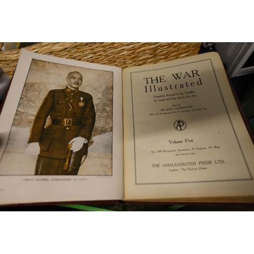 215 - 8 volumes of the War illustrated