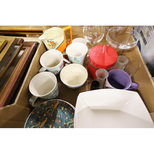 251 - Box of crockery & glassware