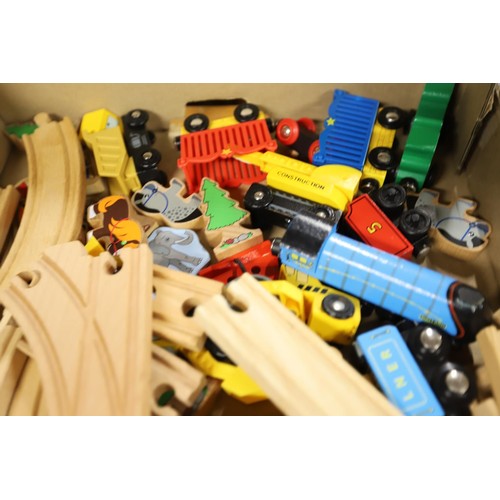 253 - Thomas the Tank brio wooden train set with boxed interactive tunnel section