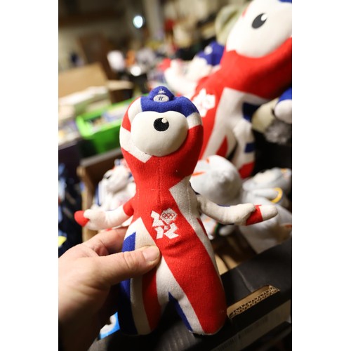 273 - Collection of London 2012 Olympic mascots & box of teddy bears with vintage small one