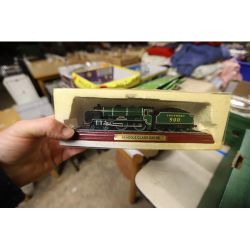 284 - Box of 16 atlas edition static steam train/locomotive models