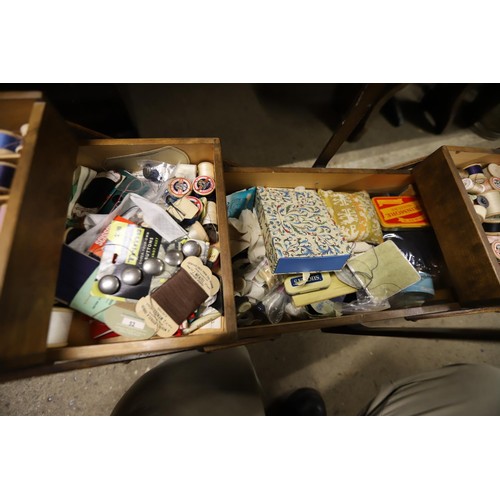 292 - Sewing box & various cottons, etc