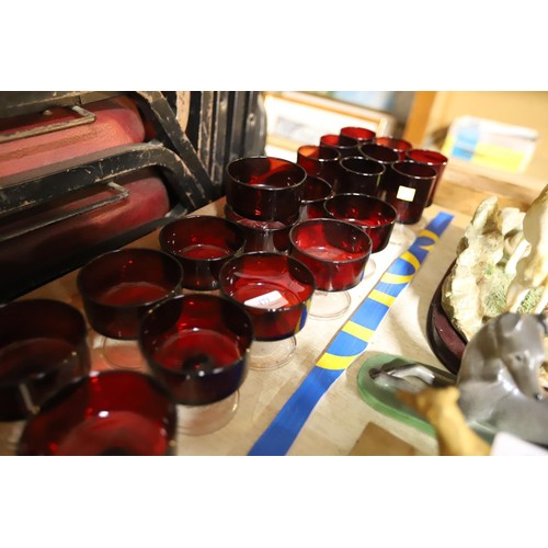 471 - Qty of ruby red glassware