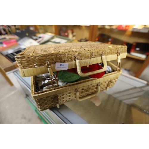 480 - Sewing items in wicker case