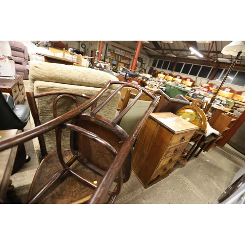 512 - Pair of Bentwood chairs