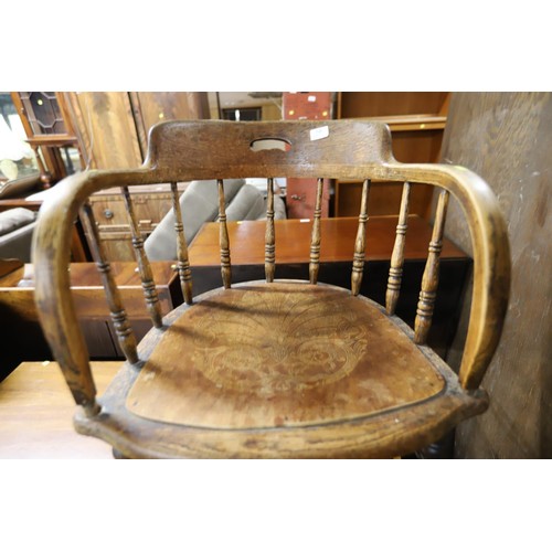 546 - Elbow half barrel shaped chair