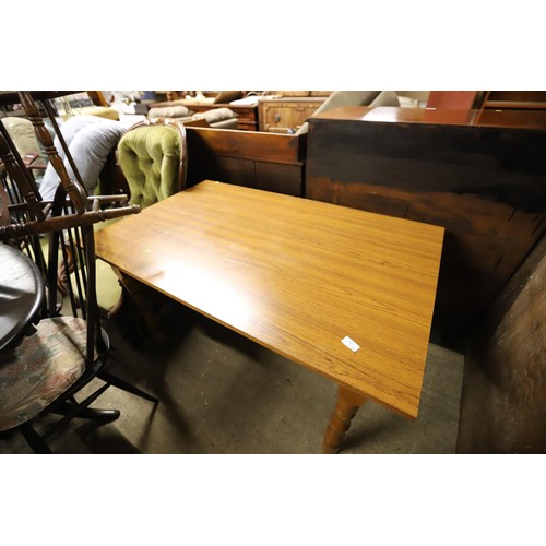 547 - Rectangle kitchen table