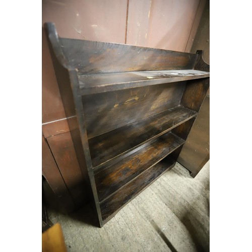 548 - Wooden bookcase