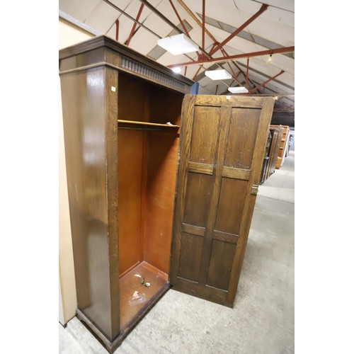 585 - Oak single door wardrobe