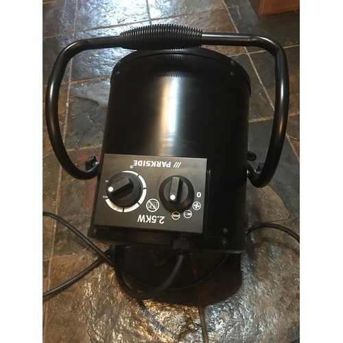 236A - Industrial portable fan heater 2.8kw, tilt down drum, as new (used approx. 10 hours) - warranted unt... 