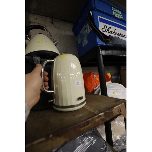 102 - 2 kettles, water feed bucket & scoops