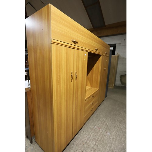 580 - Combination wardrobe