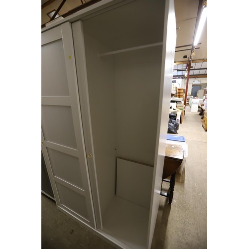 582 - White sliding door wardrobe