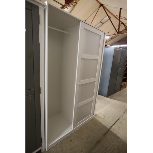 582 - White sliding door wardrobe