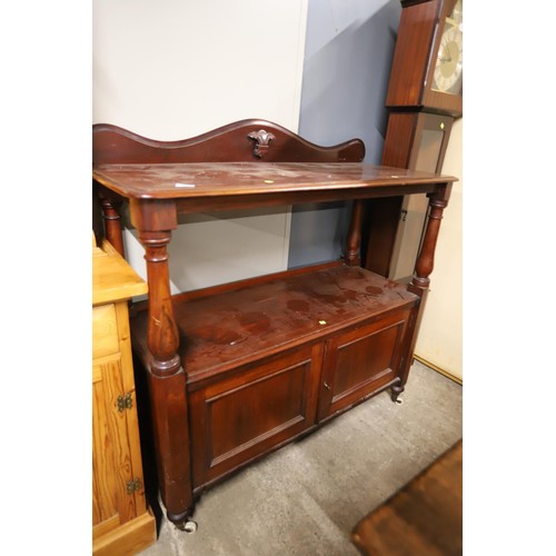 583 - Antique mahogany buffet (1 castor missing)