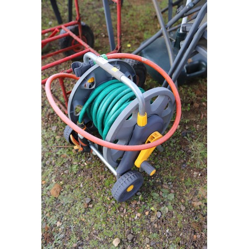 33 - Hozelock hose & reel