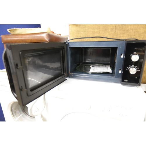 85 - Samsung 800w mircrowave - warranted until 12 noon Tuesday following the above sale