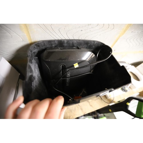 116 - Large paper shredder - warranted until noon Tuesday following the above sale