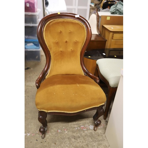 576 - Pair of victorian button back chairs