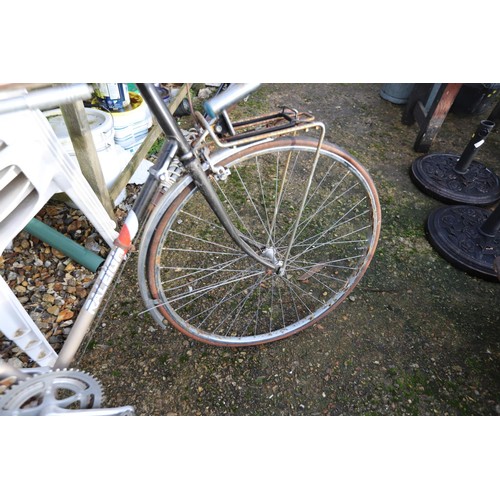 52 - Vintage Raleigh racing bike