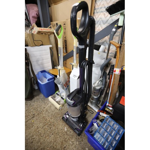 94 - Shark hoover - warranted until 12 noon Tuesday following the above sale