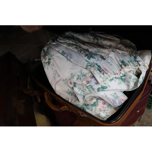 111 - 6 suitcases of various linen & 3 boxes of duvets, etc & a bag of various coat hangers, etc