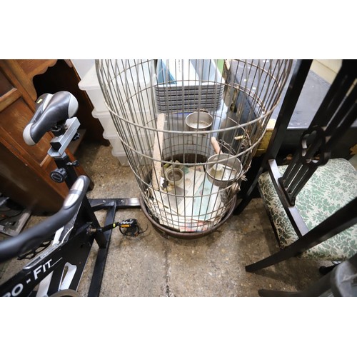 130 - Large parrot cage