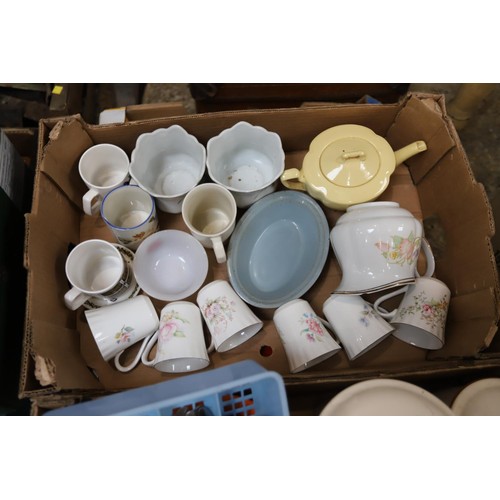 157 - 5 boxes of various kitchenware, etc