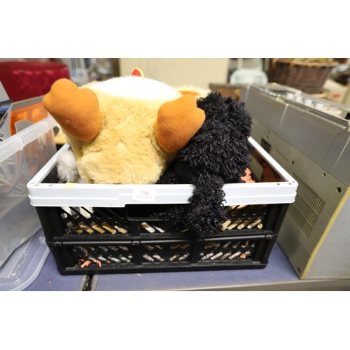 228 - Tray with collectable bears, etc